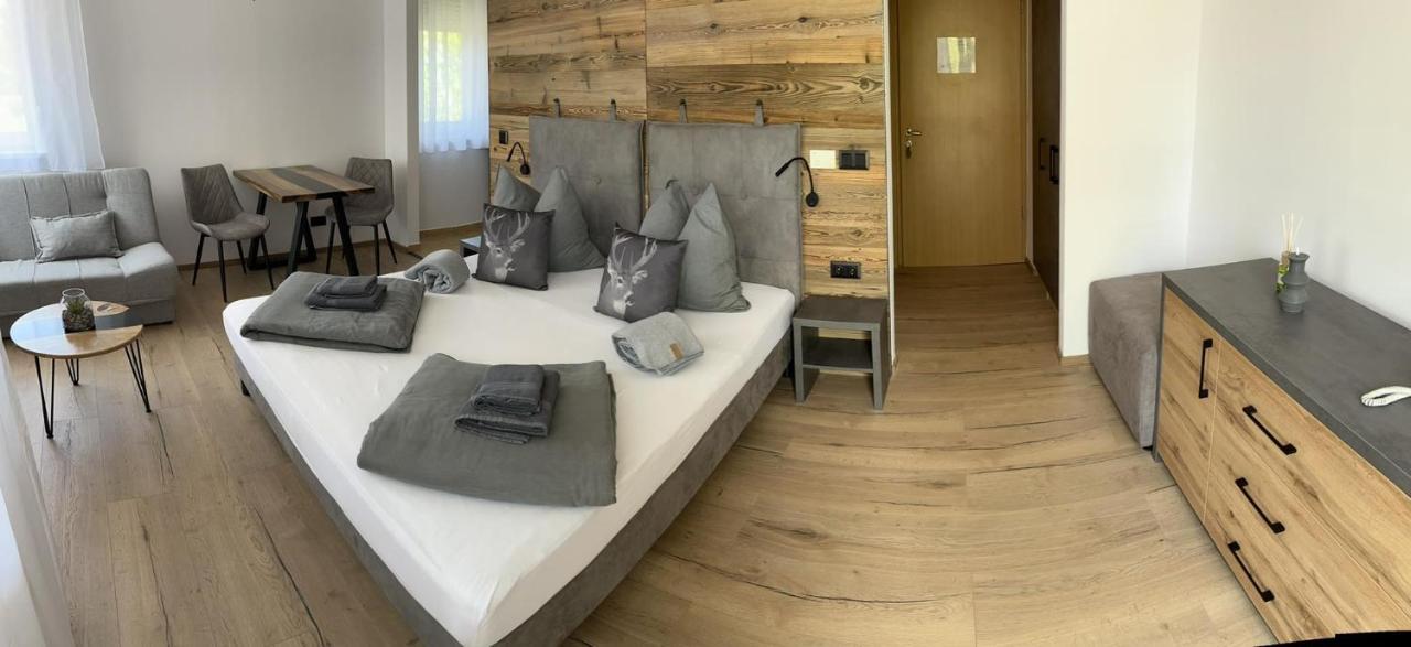 Aron Apartman-Залакарос Екстериор снимка