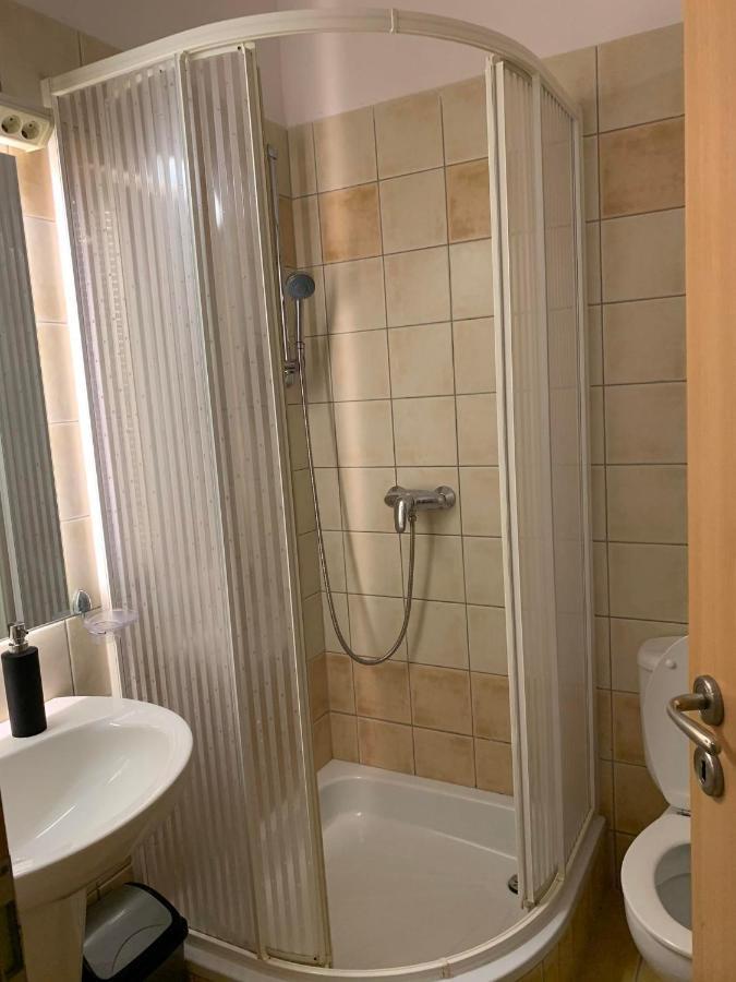 Aron Apartman-Залакарос Екстериор снимка