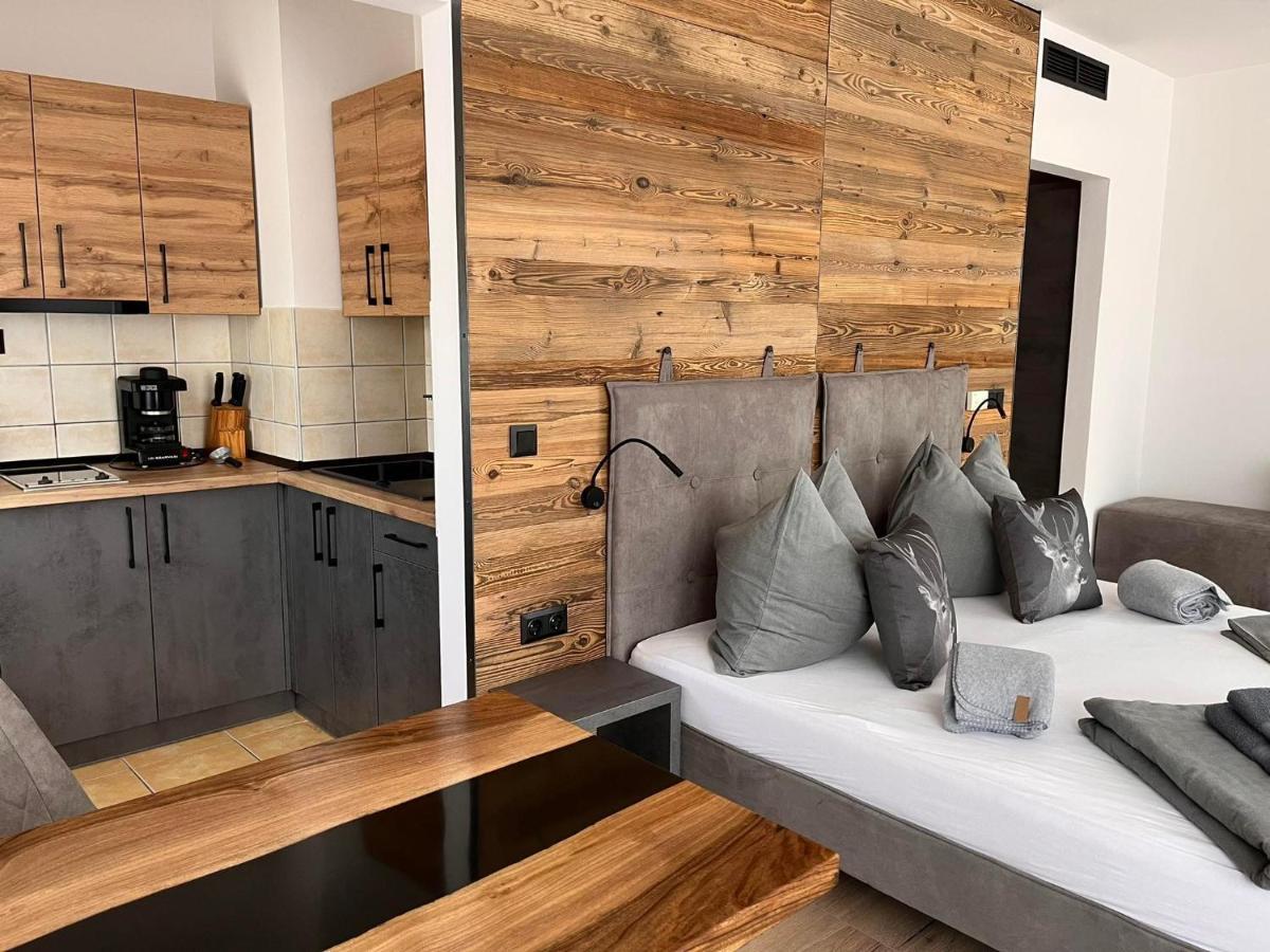 Aron Apartman-Залакарос Екстериор снимка